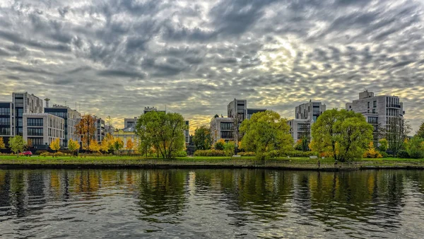 Saint-Petersburg, Rusya-17 Ekim 2018: Modern elit konut kompleksi 