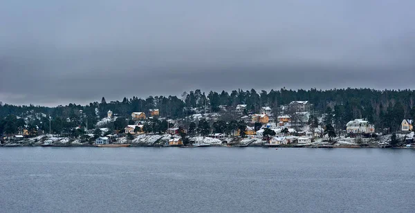 바다에서 볼 수 있는 겨울의 스톡홀름 군도. — 스톡 사진