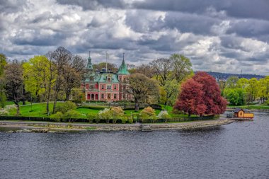 Sto Djurgarden adasında Kale benzeri villa Tacka Udden
