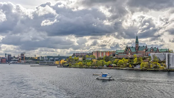 En SL Djurgarden 8 färja, kollektivtrafik i staden Stockho — Stockfoto