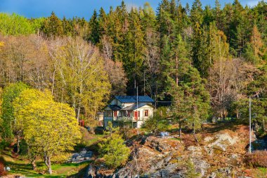 Stockholm takımadaları wi pitoresk bahar kıyı manzara