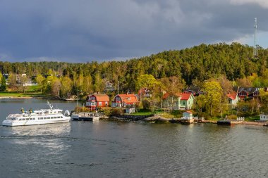 Küçük bir banliyö yolcu feribot Varmdo, toplu taşıma
