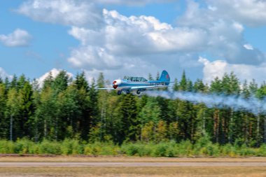 İki koltuklu tek motorlu pistonlu Yakovlev Yak-52 birincil a