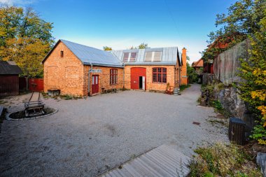 Skanse 'deki mekanik atölyenin kırmızı tuğla tarihi binası