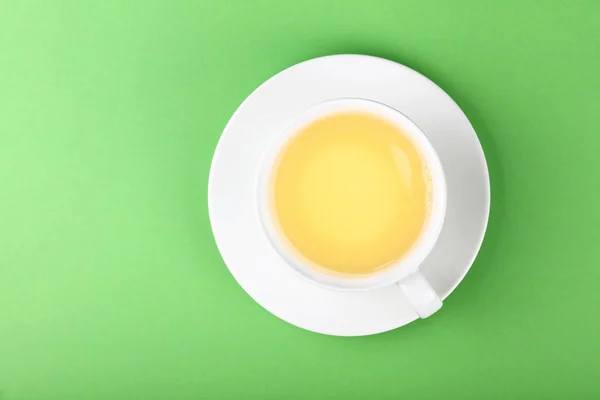 Close Van Een Volledige Wit Kopje Groene Oolong Kruidenthee Schotel — Stockfoto