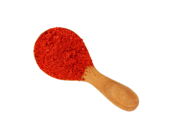 Cierre Una Cuchara Madera Llena Chile Rojo Pimentón Polvo Aislado —  Fotos de Stock