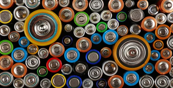 Närbild Bakgrund Diverse Färgglada Elektriska Alkaliska Batterier — Stockfoto