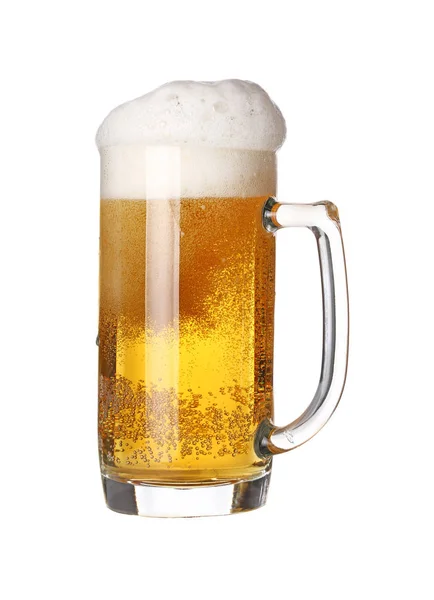 白を基調とした泡と泡のあるラガービールのフルグラスマグカップを閉じます ローアングル側のビュー — ストック写真