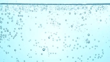 Aşırı saf temiz köpüklü su ile gaz cam, düşük açılı yan görünüm, ağır çekim tam kare arka planı kapat
