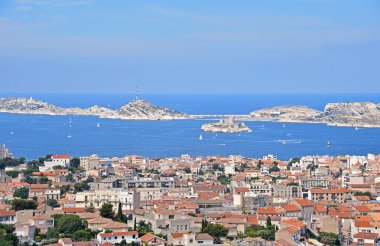 Marsilya marina ve Chateau d görüntüleyin