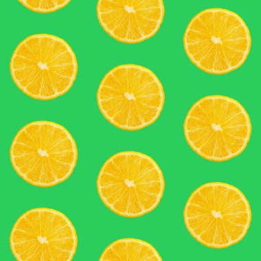 Yeşil arka planda kusursuz portakal deseni
