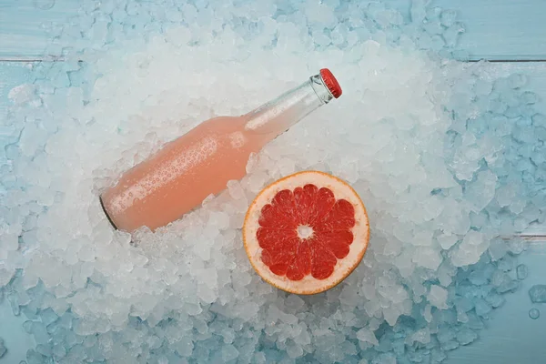 Close One Glass Bottle Cold Pink Cocktail Cut Slice Orange — Stock Photo, Image