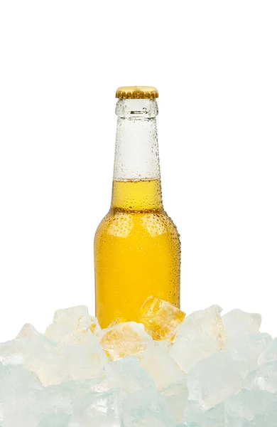 Feche Uma Garrafa Vidro Transparente Cerveja Lager Fria Cubos Gelo — Fotografia de Stock