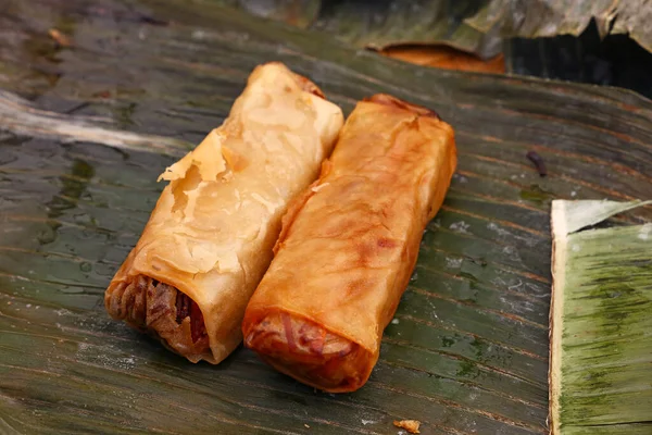Porción Dos Rollos Primavera Crujientes Fritos Aperitivo Cocina Tradicional Asiática — Foto de Stock