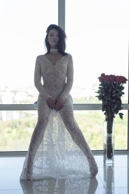 Şirin esmer rahat parlak daire