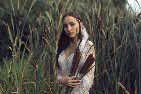 Nehir kıyısında yaz fotoğraf çekimi