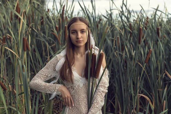 Nehir kıyısında yaz fotoğraf çekimi