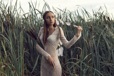 Nehir kıyısında yaz fotoğraf çekimi