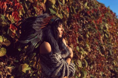 Parktaki kız Amerikan başlıklı.