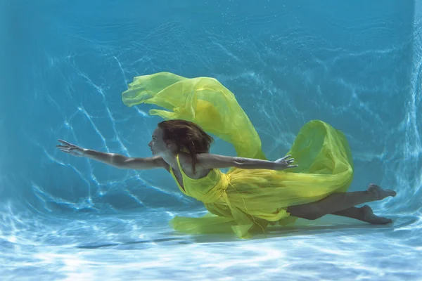 Photoshoot Young Girl Underwater — Stock Photo, Image