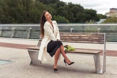 Bulutlu havada yaz yürüyüşü