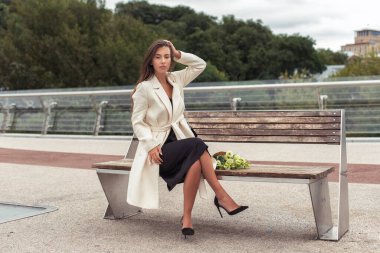 Bulutlu havada yaz yürüyüşü