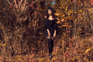 Cadılar bayramında siyah gelin