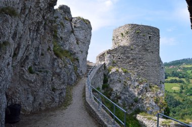 Gradina Srebrenik Bosna ve Hersek'teki yakınındaki içinde tarihi kale
