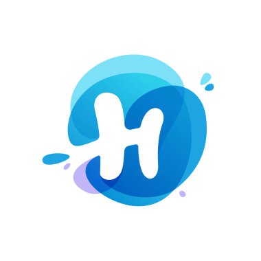 Mavi su sıçramaarka planda Mektup H logosu.