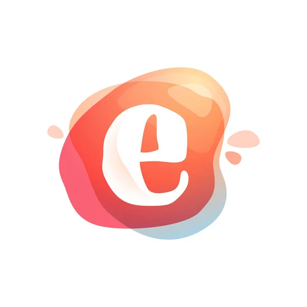 E letter logo op kleurrijke aquarel splash achtergrond. — Stockvector