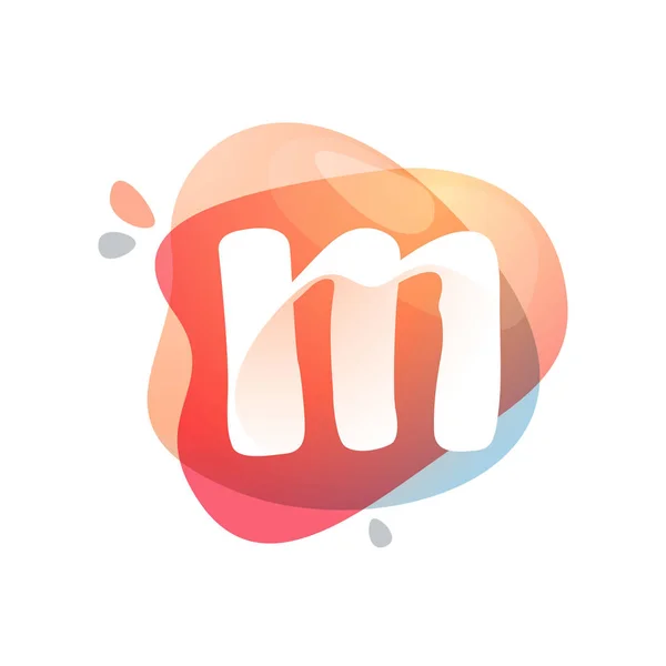 M letter logo op kleurrijke aquarel splash achtergrond. — Stockvector