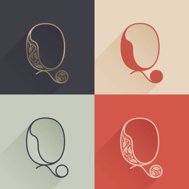 Premium dekorasyonlu klasik Q harfi logosu. Dört biçimli serif yazı tipi seti. Alkol etiketlerinde, cazibe posterlerinde, lüks kimliklerde vs. kullanmak için mükemmel bir vektör simgesi.