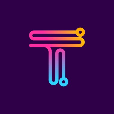 Elektrik telinden yapılmış çok renkli T harfi logosu. Bu yuvarlak çizgili simge teknoloji reklamları, lehim posterleri, enerji şirketi kimliği vs. için kullanılabilir..