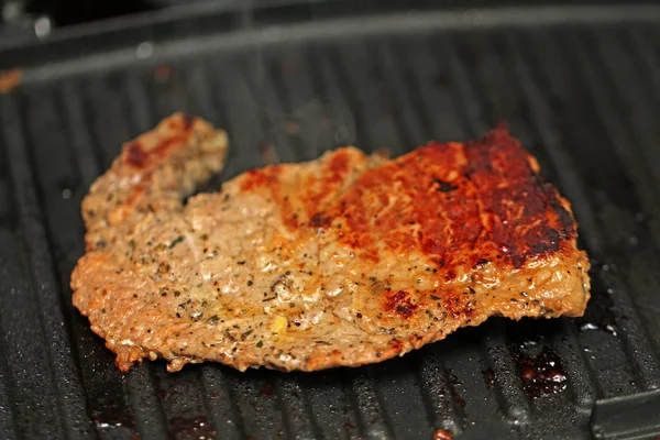 Carne Grelhada Torrada Saborosa — Fotografia de Stock