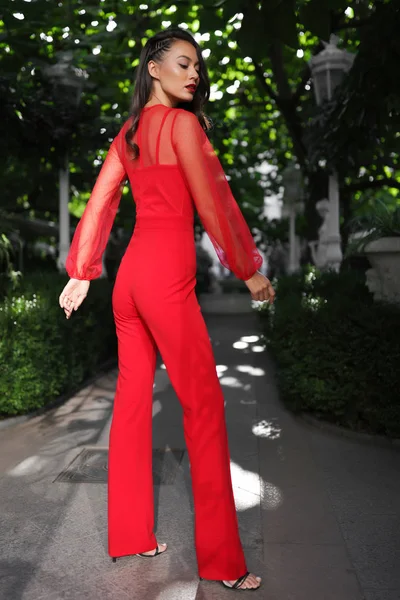 Amazing Brunette Red Suit Standing Garden Hair Style Makeup Heels — Stock Photo, Image