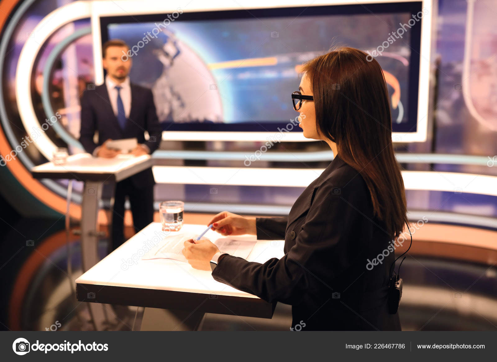 36 526 Tv News Stock Photos Free Royalty Free Tv News Images Depositphotos