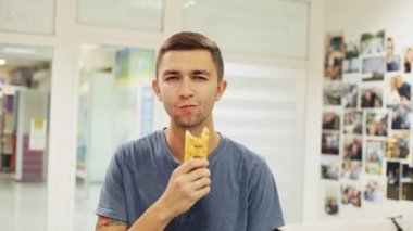 Adam yiyor lokanta, hamur sosis