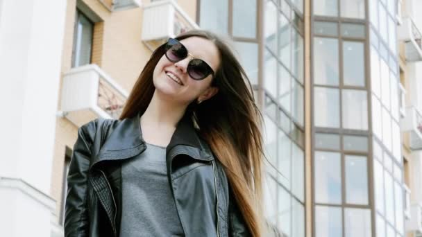 Joven mujer de negocios exitosa retrato . — Vídeos de Stock