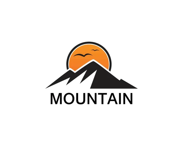 Minimalistische Landschaft Berg Logo Design-Inspirationen — Stockvektor