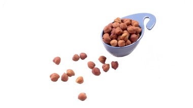 Siyah nohut ya da Kala Chana ve chana dal nabzı tahtadan izole edilmiş..