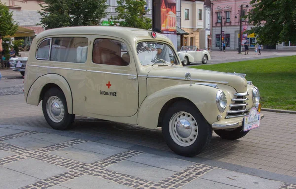 Skoda 1101 Known Tudor Ambulance Classic Car Street — Stock Photo, Image