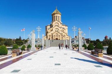 Tiflis, 17 Nisan 2015 Holy Trinity Katedrali ve cephe yakın çekim