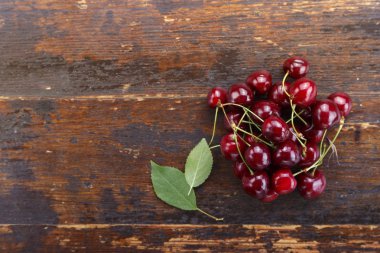 hasat Olgun Kiraz, birçok çilek arka plan, tex için yer olarak dağılmış