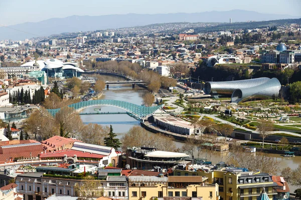 Híd Világ Gyalogos Híd Kuru Folyón Tbilisi Grúzia Fővárosában Felülnézet — Stock Fotó