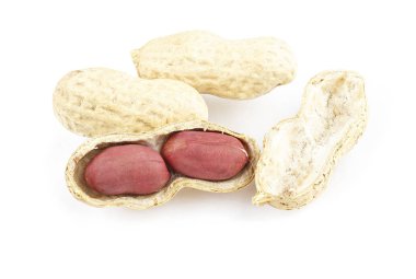 Beyaz arka plan üzerinde izole, çiğ fıstık kabuğu