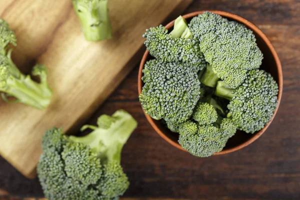 Brokoli Kubis Mentah Atas Meja Kayu Tempat Untuk Teks Nutrisi — Stok Foto