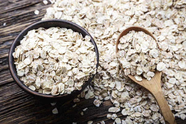 Yulaf ezmesi, geleneksel İngiliz kahvaltısı. bir tabak içinde yulaf ezmesi. tex için yer