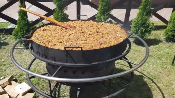 Bigos geleneksel Polonya yemekleri — Stok video