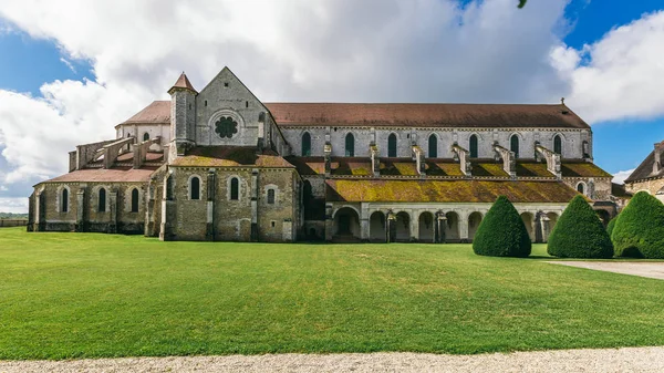 Kloster Frankrike Pontigny Före Detta Cistercienserklostret Frankrike Fem Äldsta Och — Stockfoto