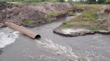 ekolojik felaket riverthe Nehri'nin kıyısında endüstriyel kum çıkarımı tarafından paramparça. ekolojik felaket